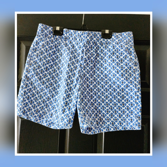 Tommy Hilfiger Pants - Iconic Tommy Hilfiger Abstract Pattern Chino Style Shorts